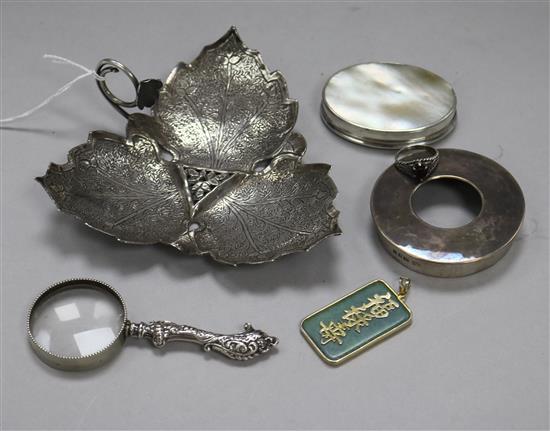 Mixed items including silver lid, silver handled magnifying glass and a white meat leaf dish etc.